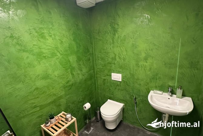 Ambient biznesi me qera 1+1 ne Tirane - 2,501 Euro