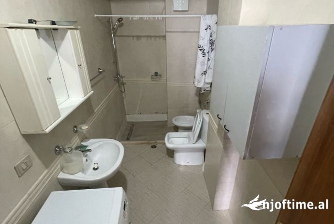 Shtepi ne shitje Apartament ne Tirane, 3+1, Mobilimi E mobiluar, Pagesa 310,011  Euro.