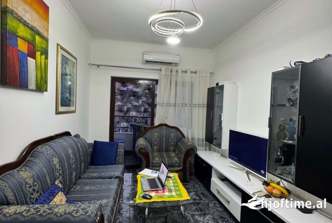 Shtepi me qera 2+1 ne Tirane - 50,001 Leke