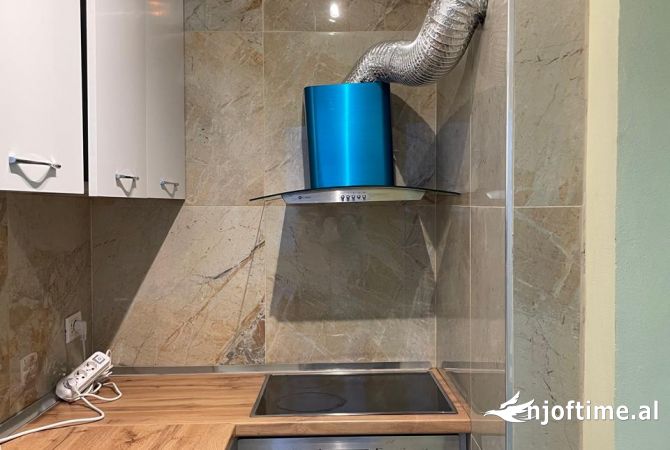 Shtepi ne shitje Apartament ne Tirane, 1+1, Mobilimi E mobiluar, Pagesa 54,999  Euro.