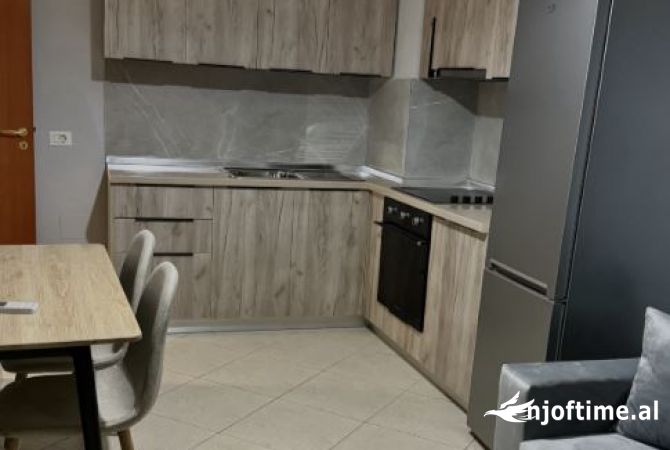 Shtepi me qera 2+1 ne Tirane - 699 Euro