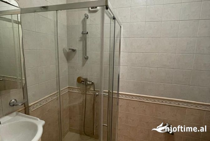 Shtepi me qera Apartament ne Tirane, 2+1, Mobilimi E mobiluar, Pagesa 801  Euro.
