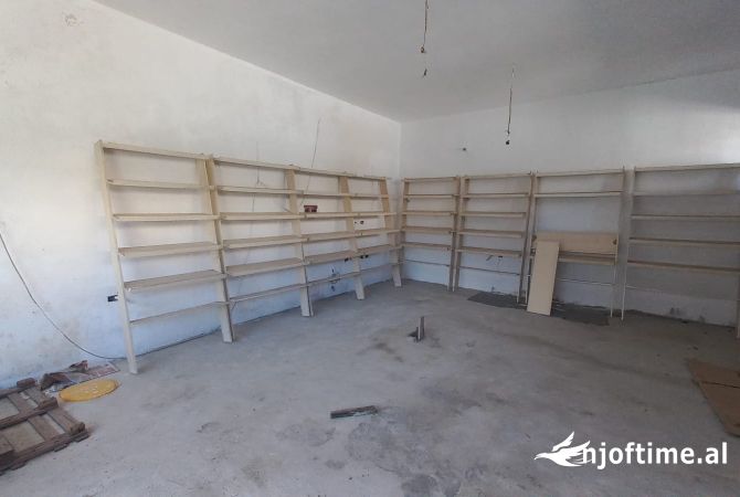 Ambient biznesi me qera 4+1 ne Tirane - 30,001 Leke