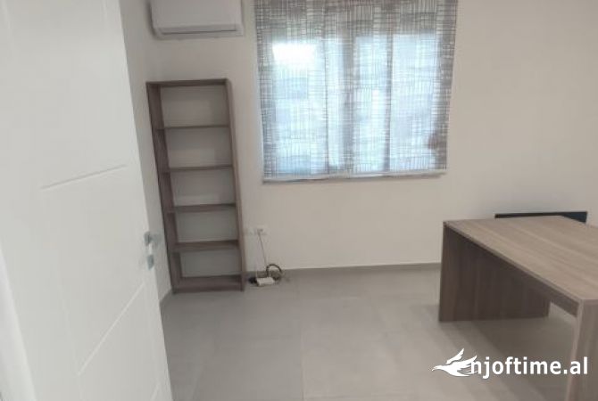 Ambient biznesi me qera 3+1 ne Tirane - 701 Euro