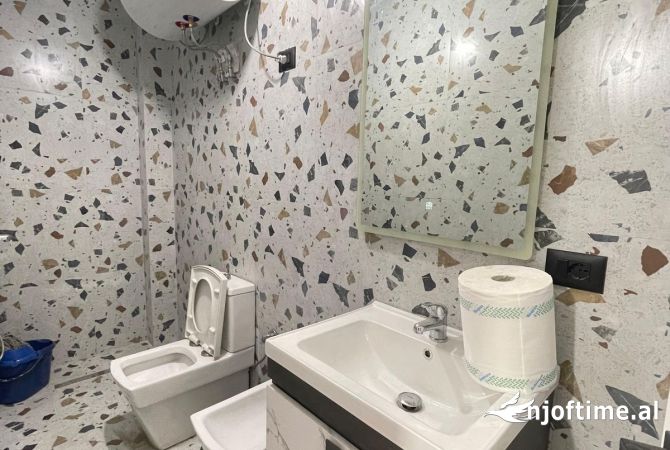 Shtepi ne shitje Apartament ne Tirane, 2+1, Mobilimi Bosh, pa mobiluar, Pagesa 160,001  Euro.