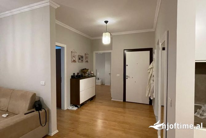 Shtepi ne shitje Apartament ne Tirane, 2+1, Mobilimi E mobiluar, Pagesa 140,001  Euro.