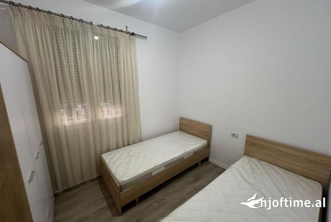 Shtepi me qera Apartament ne Tirane, 3+1, Mobilimi E mobiluar, Pagesa 601  Euro.