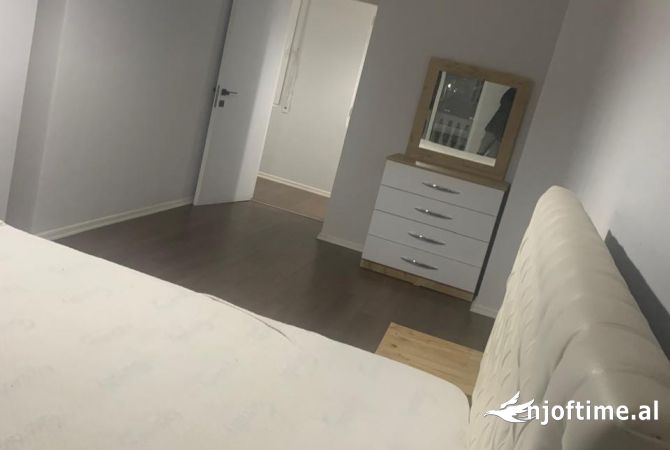 Shtepi me qera Apartament ne Tirane, 2+1, Mobilimi E mobiluar, Pagesa 40,001  Leke.