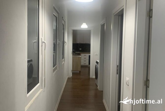 Shtepi me qera Apartament ne Tirane, 2+1, Mobilimi E mobiluar, Pagesa 40,001  Leke.