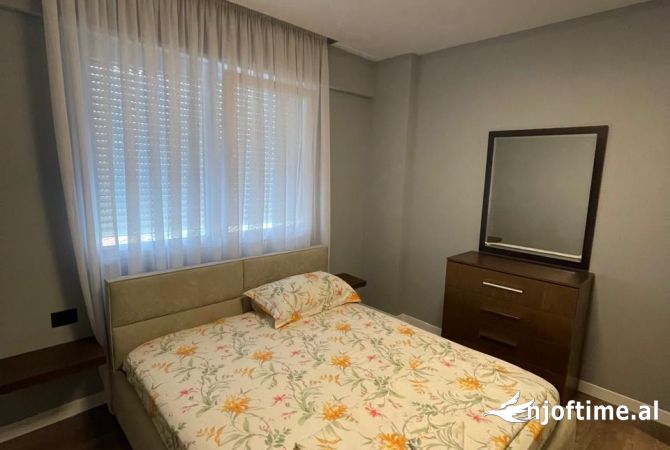 Shtepi me qera Apartament ne Tirane, 1+1, Mobilimi E mobiluar, Pagesa 601  Euro.