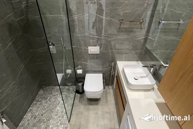 Shtepi me qera Apartament ne Tirane, 2+1, Mobilimi E mobiluar, Pagesa 1,201  Euro.
