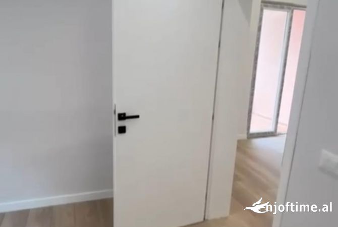 Shtepi ne shitje Apartament ne Tirane, 1+1, Mobilimi Bosh, pa mobiluar, Pagesa 117,001  Euro.