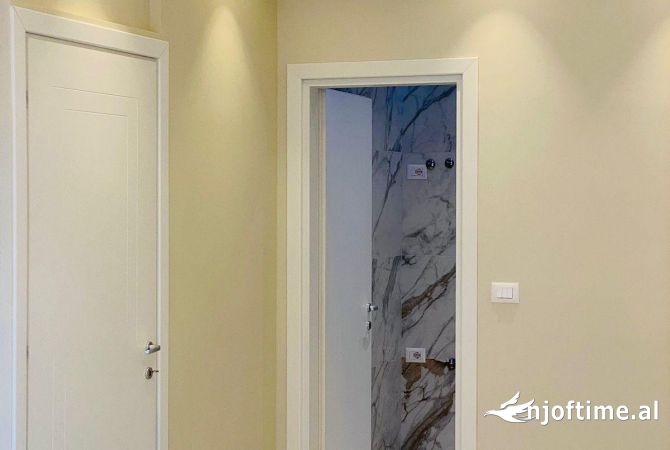 Ambient biznesi me qera 3+1 ne Tirane - 1,501 Euro