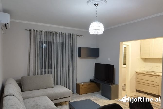 Shtepi me qera 1+1 ne Tirane - 451 Euro