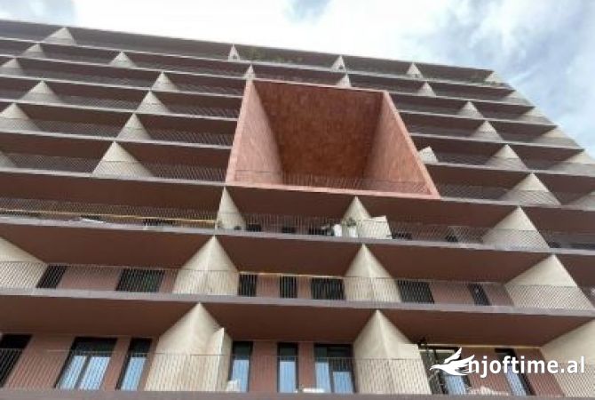 Ambient biznesi me qera 3+1 ne Tirane - 2,001 Euro