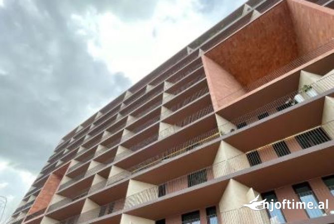 Ambient biznesi me qera 3+1 ne Tirane - 2,001 Euro