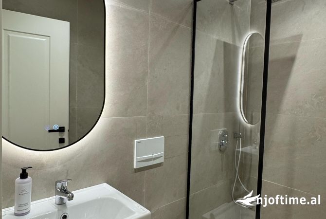 Shtepi ne shitje Apartament ne Tirane, 1+1, Mobilimi E mobiluar, Pagesa 184,001  Euro.