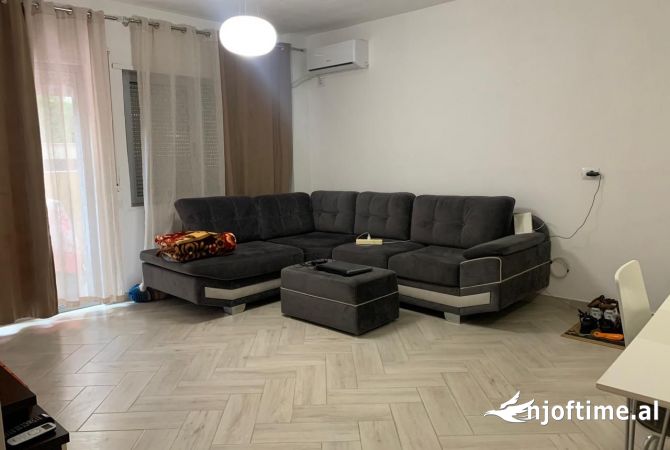 Shtepi me qera 2+1 ne Tirane - 500 Euro