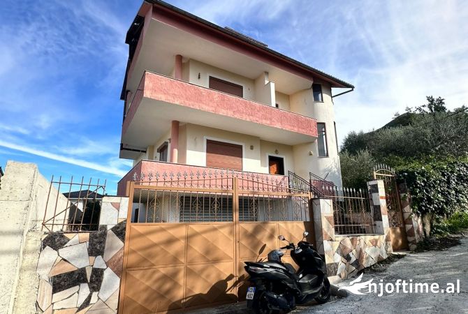 Truall ose Toke ne Tirane - 320,000 Euro