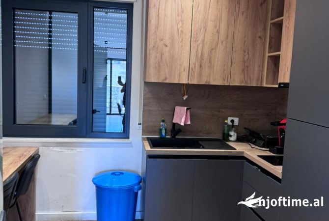 Ambient biznesi me qera 1+1 ne Tirane - 2,000 Euro