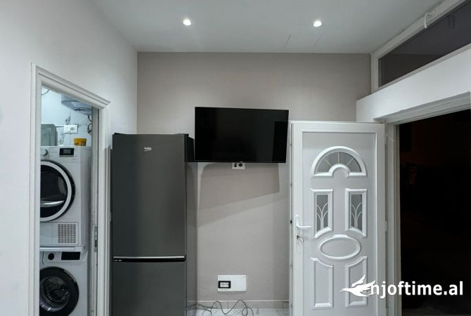 Shtepi me qera Shtepi Private ne Tirane, 1+1, Mobilimi E mobiluar, Pagesa 500  Euro.