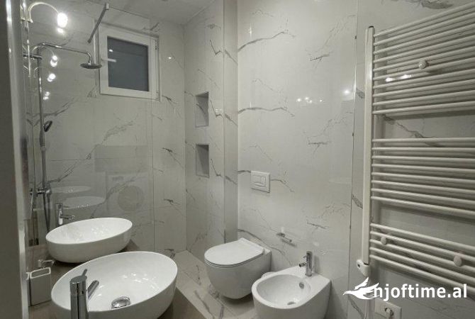 Shtepi me qera 2+1 ne Tirane - 750 Euro