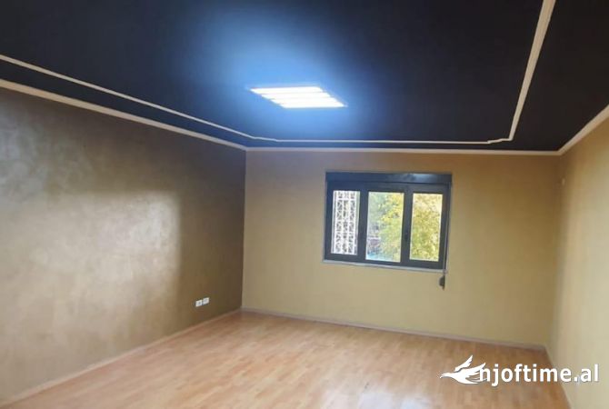 ZYRE ME QERA - RR. KAJRO KARAFILI, MBRAPA "EYES OF TIRANA", PRANE SHESHIT SKENDERBEJ