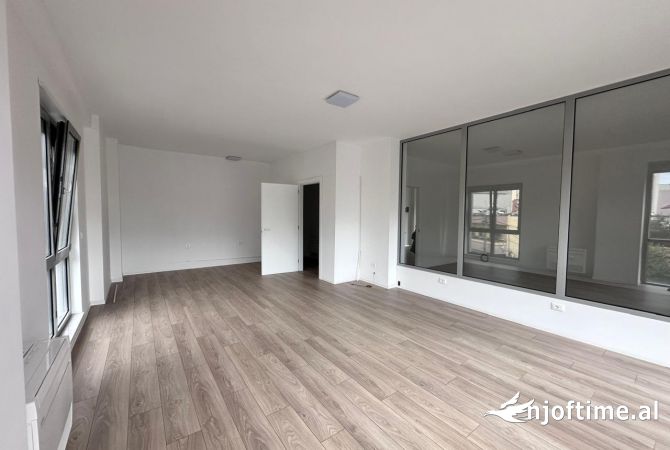 Ambient Biznesi me Qira - Rruga e Kavajes 158m2