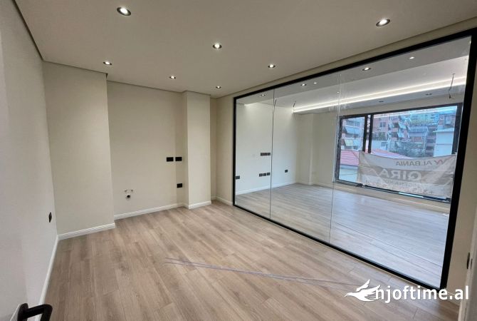 Shtepi me qera Duplex(shtepi me 2 kate) ne Tirane, 3+1, Mobilimi Bosh, pa mobiluar, Pagesa 1,400  Euro.