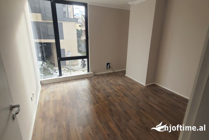 Shtepi me qera 2+1 ne Tirane - 1,200 Euro