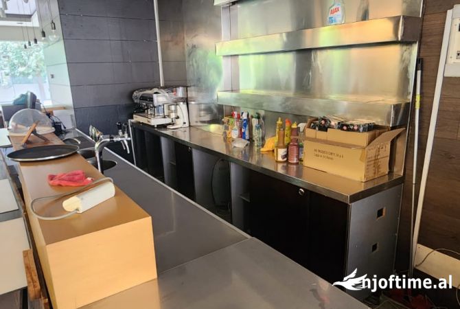 Ambient biznesi me qera 2+1 ne Tirane - 2,500 Euro