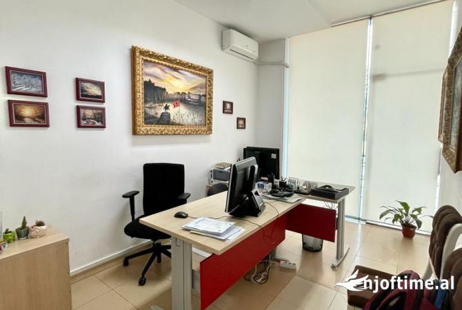 Ambient biznesi ne shitje 3+1 ne Tirane - 600,000 Euro