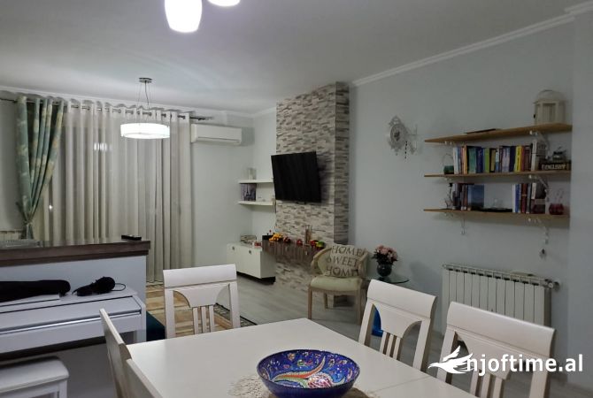 Shtepi me qera 2+1 ne Tirane - 750 Euro