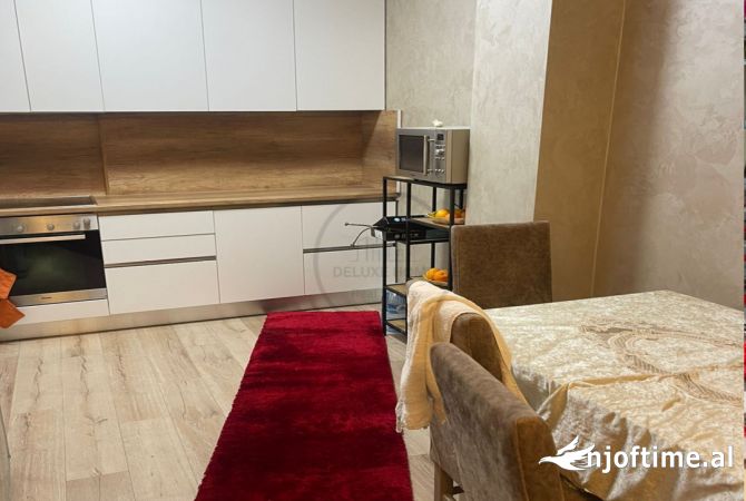 Shtepi me qera 2+1 ne Tirane - 900 Euro