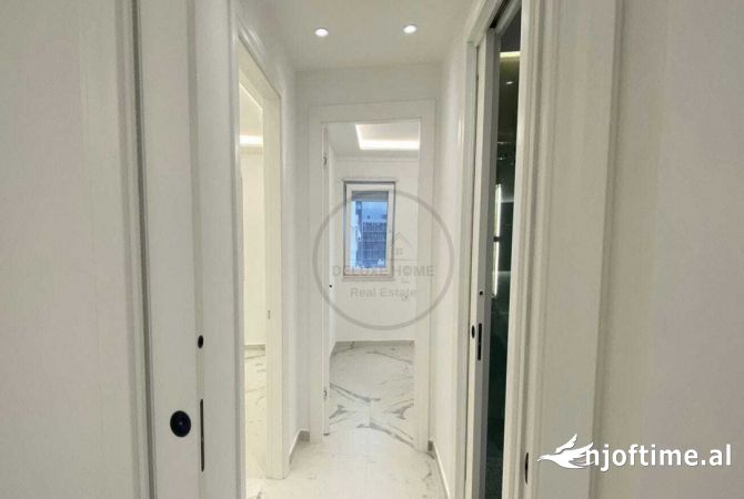 Shtepi me qera 2+1 ne Tirane - 1,050 Euro