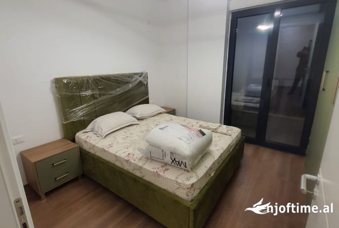 Shtepi me qera Apartament ne Tirane, 2+1, Mobilimi E mobiluar, Pagesa 1,000  Euro.