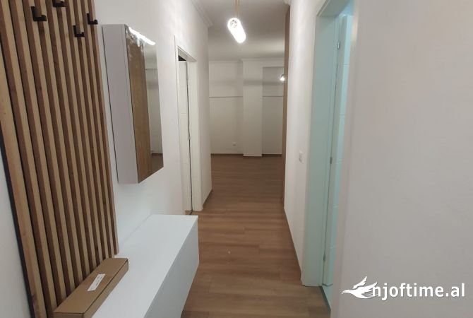 Shtepi me qera 2+1 ne Tirane - 1,000 Euro