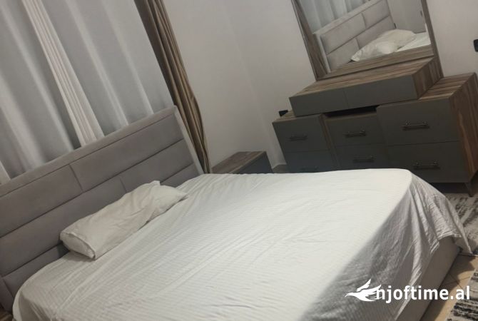 Shtepi me qera Apartament ne Tirane, 1+1, Mobilimi E mobiluar, Pagesa 50,000  Leke.