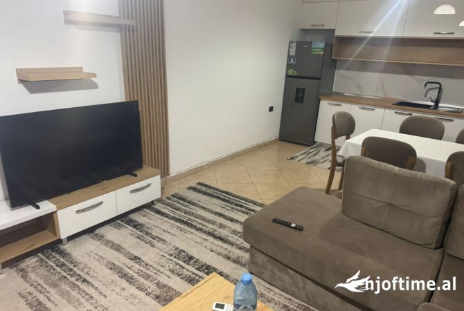 Shtepi me qera Apartament ne Tirane, 1+1, Mobilimi E mobiluar, Pagesa 50,000  Leke.