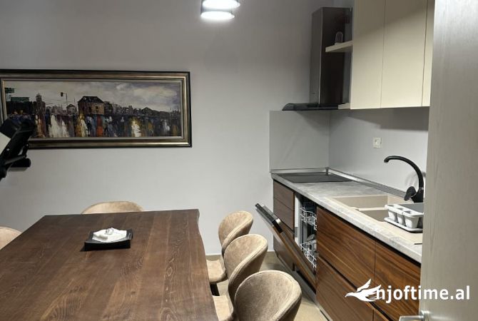 Shtepi me qera 2+1 ne Tirane - 600 Euro