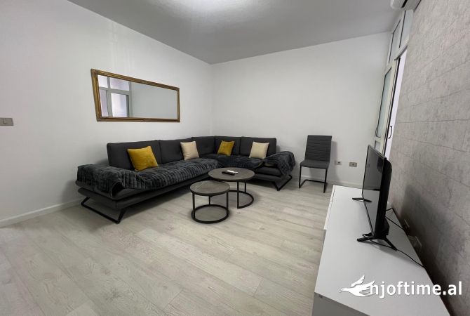 Shtepi me qera Apartament ne Tirane, 1+1, Mobilimi E mobiluar, Pagesa 650  Euro.
