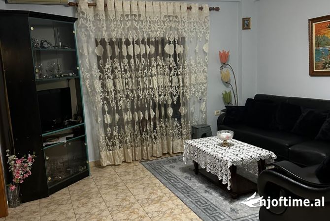 Shtepi ne shitje Apartament ne Tirane, 2+1, Mobilimi E mobiluar, Pagesa 143,000  Euro.