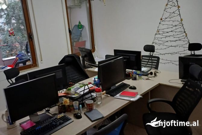 Ambient biznesi me qera 3+1 ne Tirane - 500 Euro