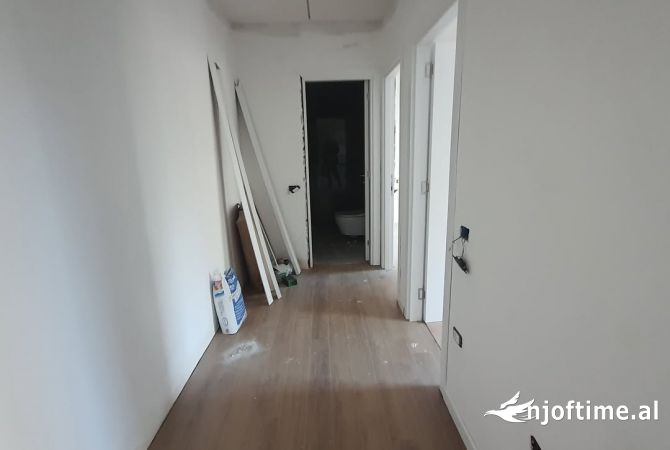 Shtepi me qera Apartament ne Tirane, 1+1, Mobilimi Bosh, pa mobiluar, Pagesa 700  Euro.