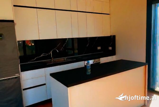 Shtepi me qera 2+1 ne Tirane - 900 Euro