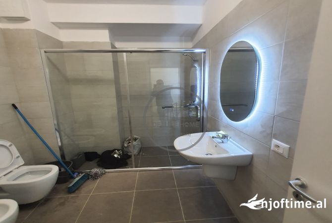 Shtepi me qera Apartament ne Tirane, 1+1, Mobilimi E mobiluar, Pagesa 650  Euro.