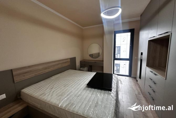 Shtepi me qera Apartament ne Tirane, 1+1, Mobilimi E mobiluar, Pagesa 1,000  Euro.