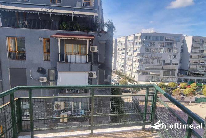 Shtepi ne shitje Apartament ne Tirane, 2+1, Mobilimi Bosh, pa mobiluar, Pagesa 208,000  Euro.