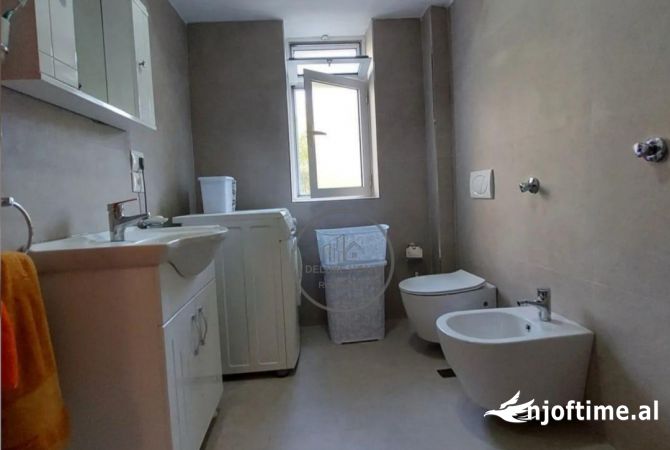 Shtepi me qera Apartament ne Tirane, 1+1, Mobilimi E mobiluar, Pagesa 500  Euro.