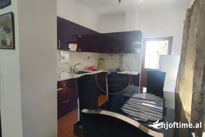 Shtepi me qera Apartament ne Tirane, 2+1, Mobilimi E mobiluar, Pagesa 450  Euro.
